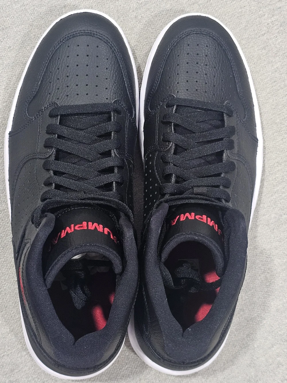 Jordan classic mid